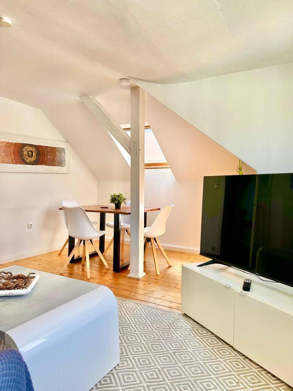 Schoenes City-Apartment Mit 2 Schlafzimmer, Parkplatz, Ruhig Und Hell, D46-Dg أولدنبورغ المظهر الخارجي الصورة